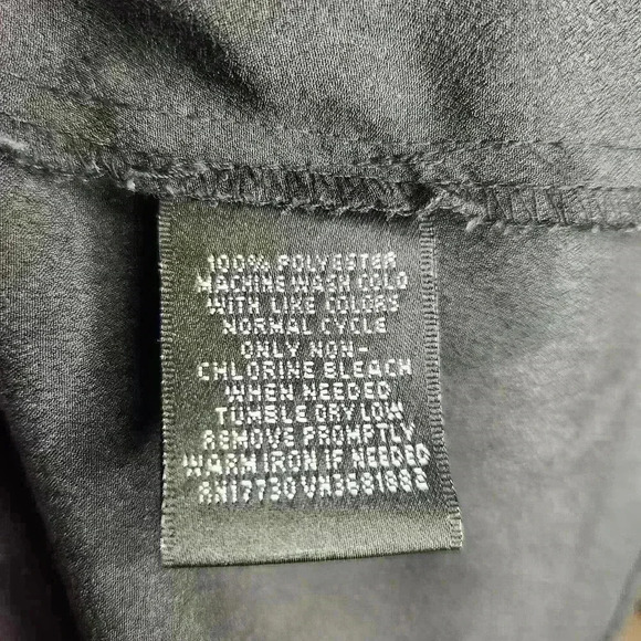 Mossimo women's black ruffle front sleeveless blouse size medium - Picture 6 of 7